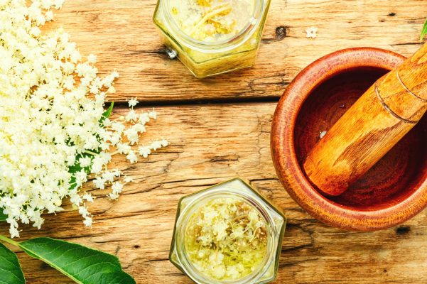 Bodzás méz készítése