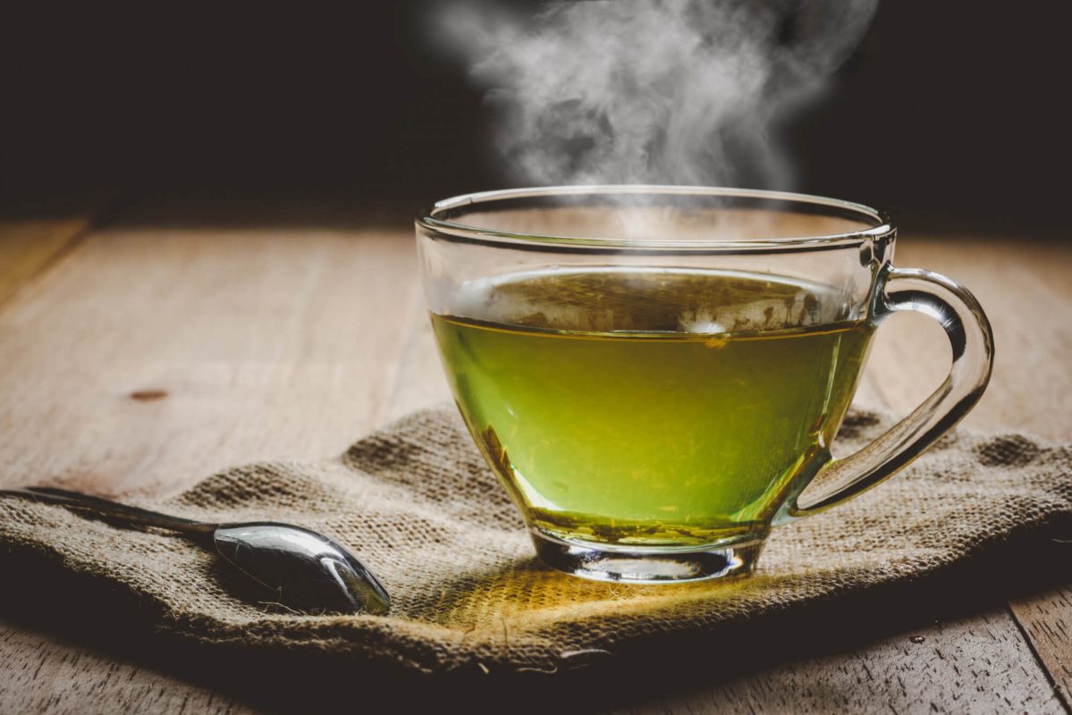 a zöld tea mellékhatásai és előnyei közül utóbbi van túlsúlyban